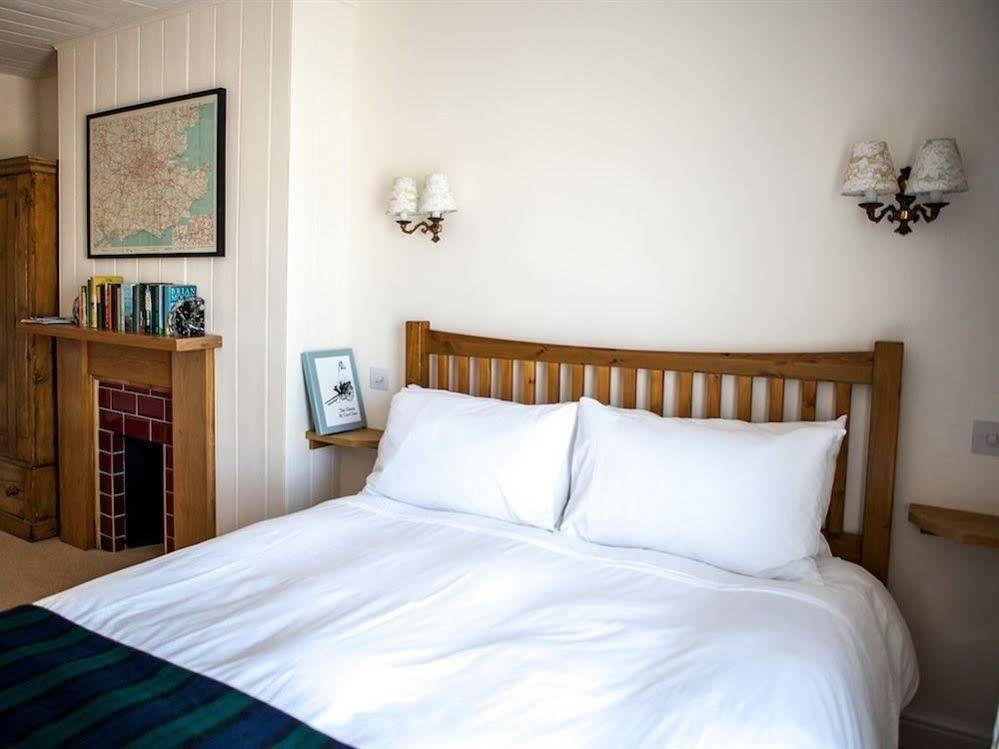 The Horse & Cart Hotel Peasmarsh Екстериор снимка