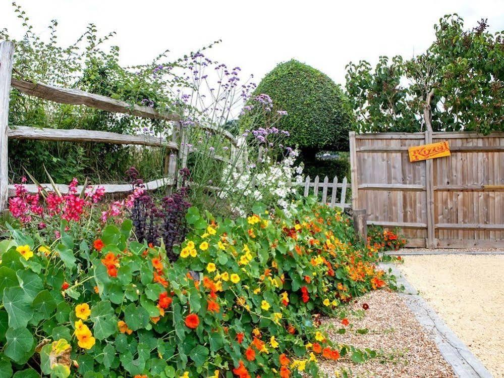 The Horse & Cart Hotel Peasmarsh Екстериор снимка